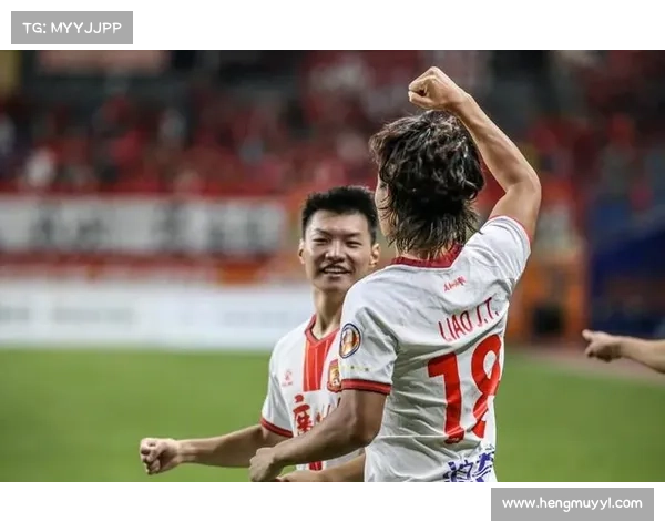 如何提升中场新星廖锦涛的竞技表现与潜力发展策略分析