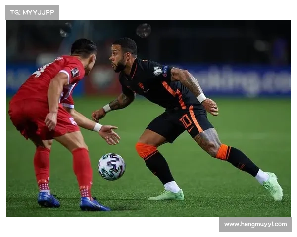 如何通过战术纪律与技术素养守住防线 阿劳霍的防守核心解析