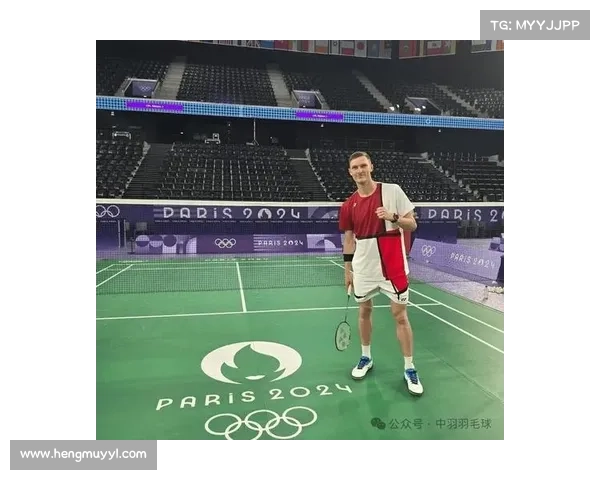 安赛龙在丹麦摄影展览中展示个人摄影作品呈现独特视角与艺术风格