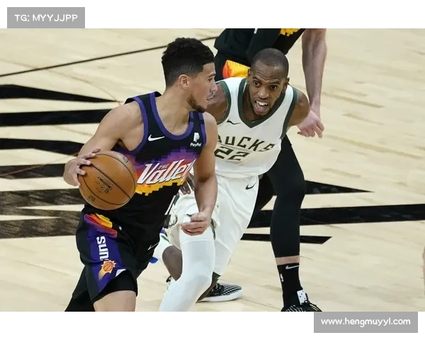 布克与队友间默契配合与化学反应助力球队夺冠之路